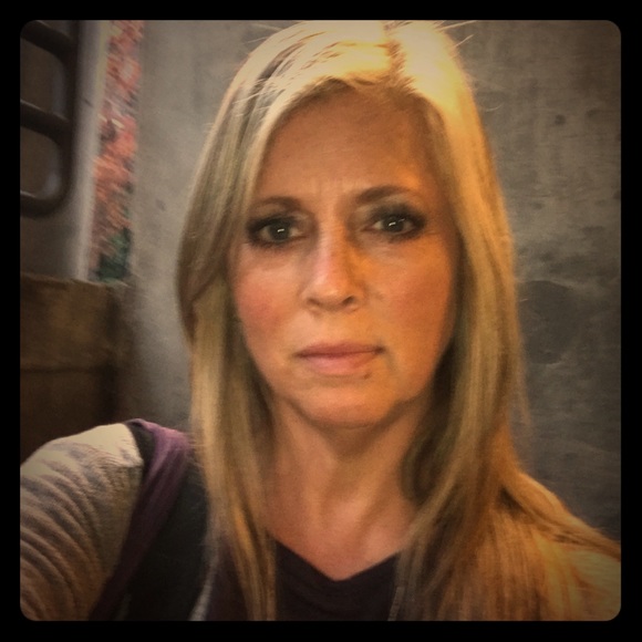 Meet your Posher, Colleen - Picture 5 of 7